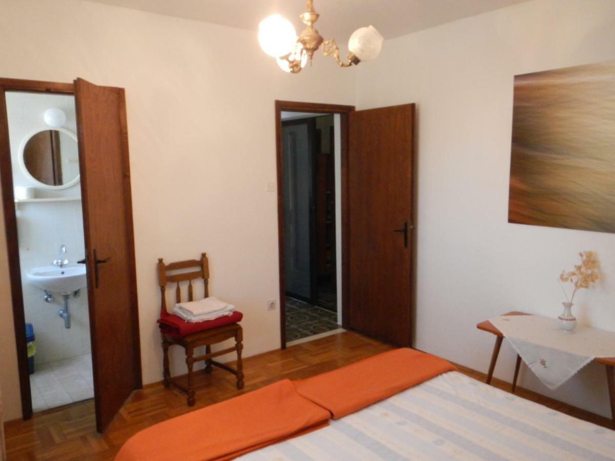 Dinka'S Apartment Stari Grad  Exterior foto